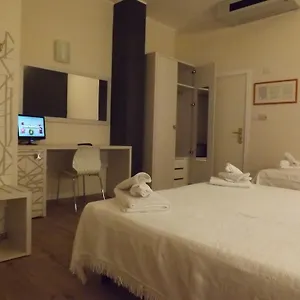 Aurora Hotel